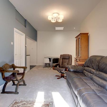 The Long Hall 2 Bed Ground Floor Annexed Apartment - Sleeps 6 Chesterfield Exterior foto
