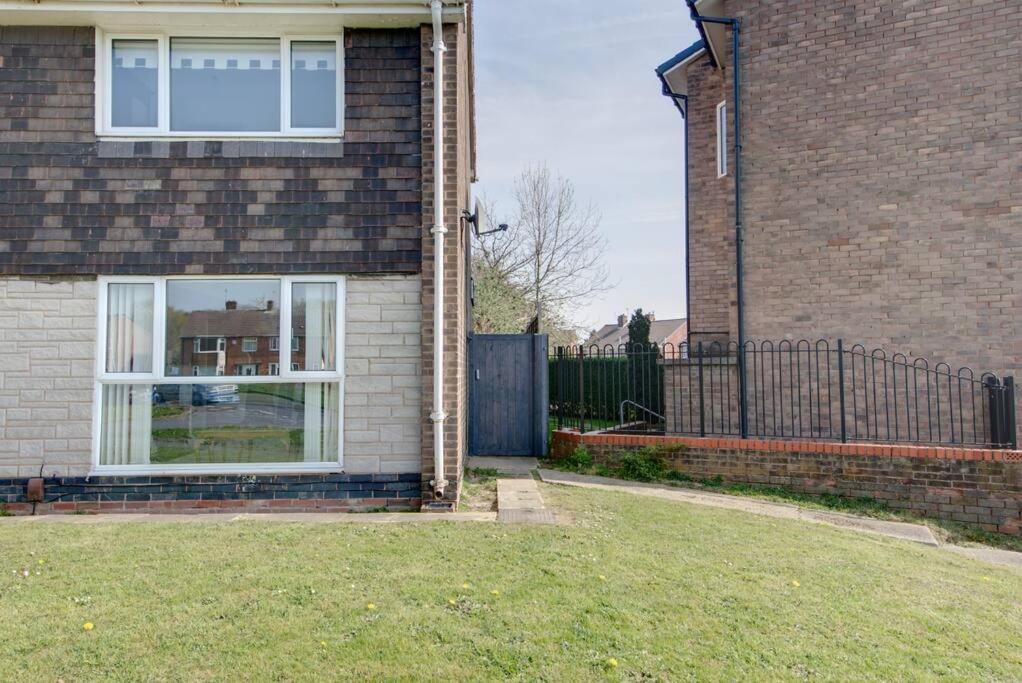 The Long Hall 2 Bed Ground Floor Annexed Apartment - Sleeps 6 Chesterfield Exterior foto